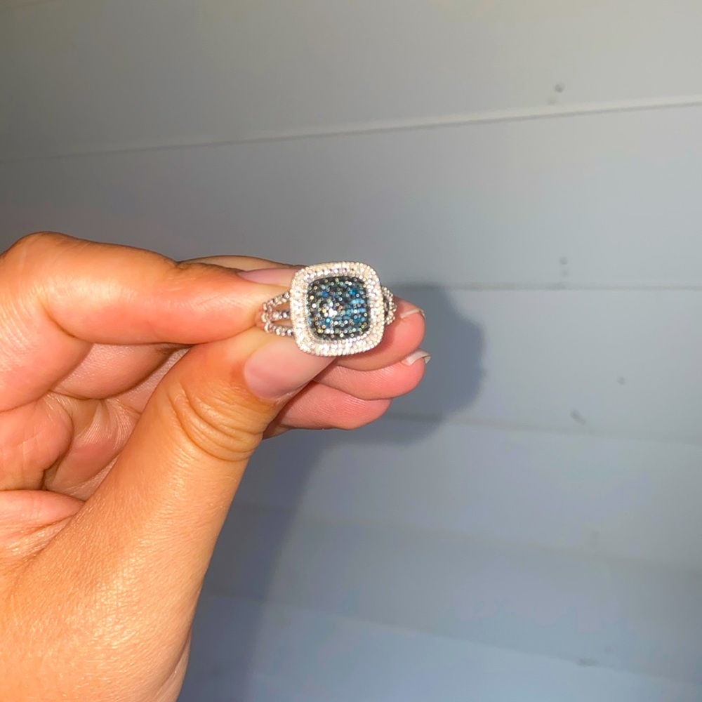 Blue and White Diamond ring!